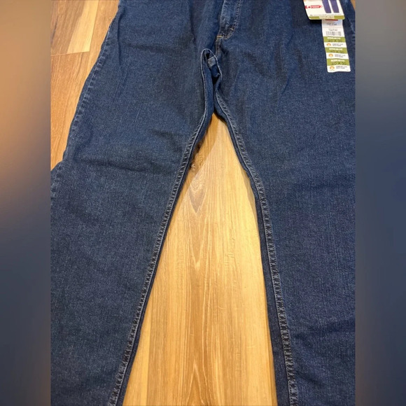 NEW WITH TAGS WRANGLER 5 STAR PREMIUM JEANS 100% COTTON RELAXED FIT 40X 30 - Picture 3 of 8